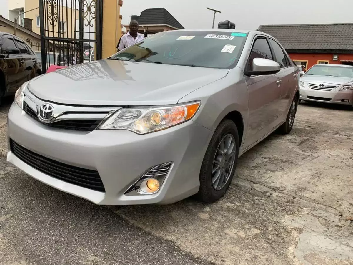 Toyota Camry   - 2012