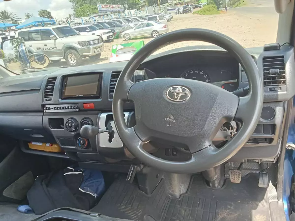 Toyota Hiace   - 2015