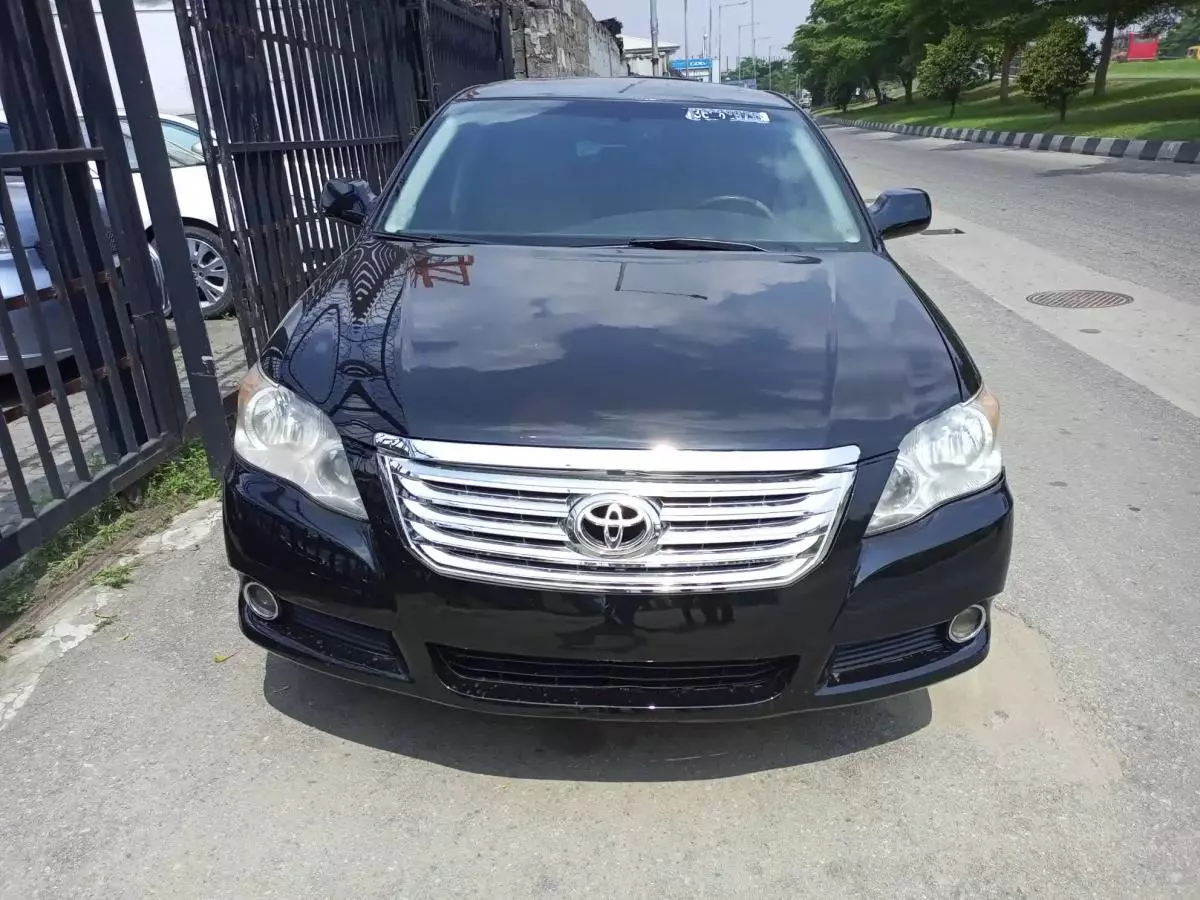 Toyota Avalon   - 2008