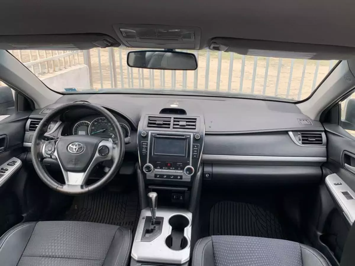 Toyota Camry - 2014