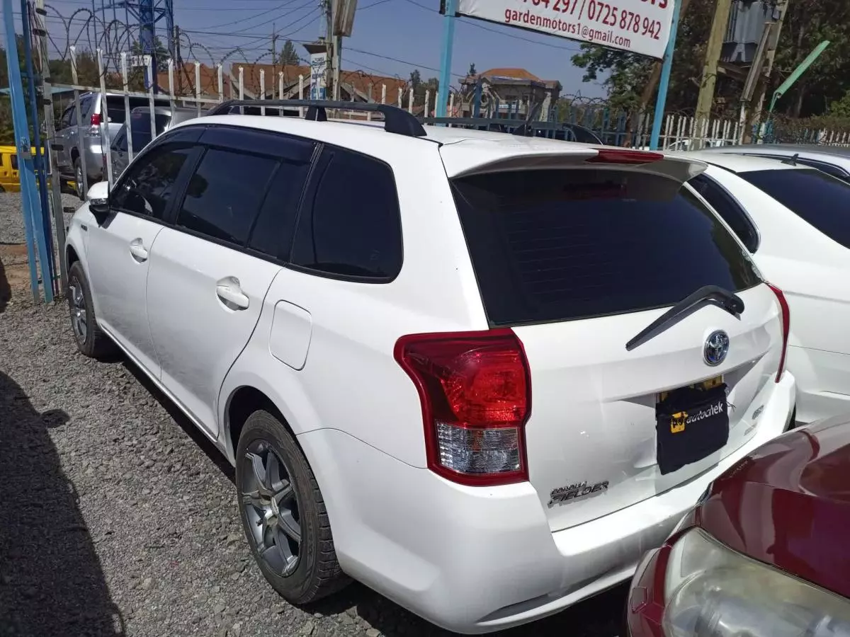 Toyota Fielder hybrid  - 2014