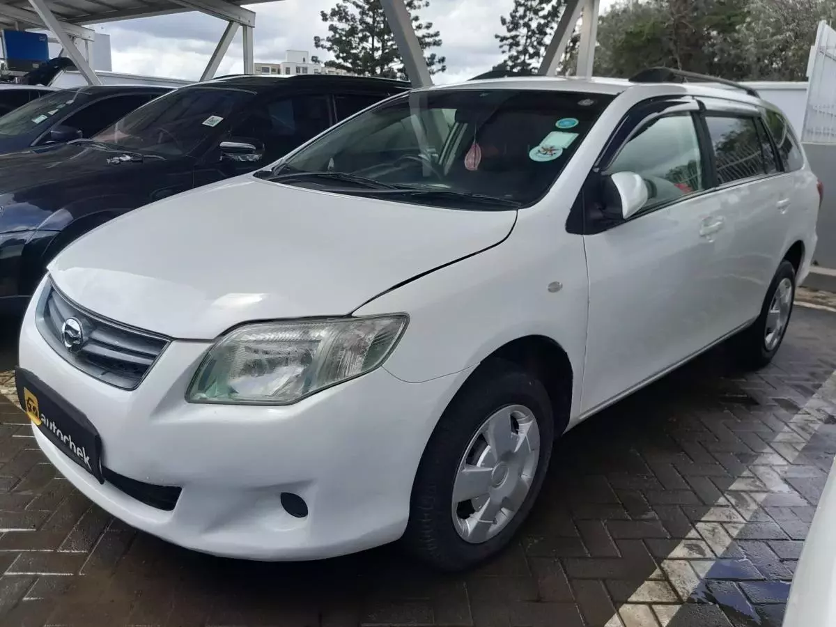 Toyota Fielder    - 2011