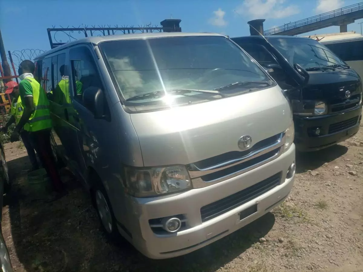 Toyota Hiace   - 2004