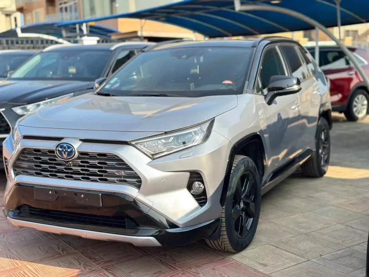 Toyota RAV 4   - 2021