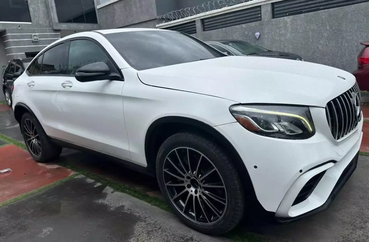 Mercedes-Benz GLC 300   - 2018