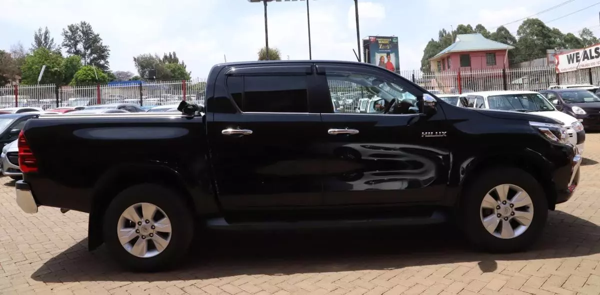 Toyota Hilux   - 2018