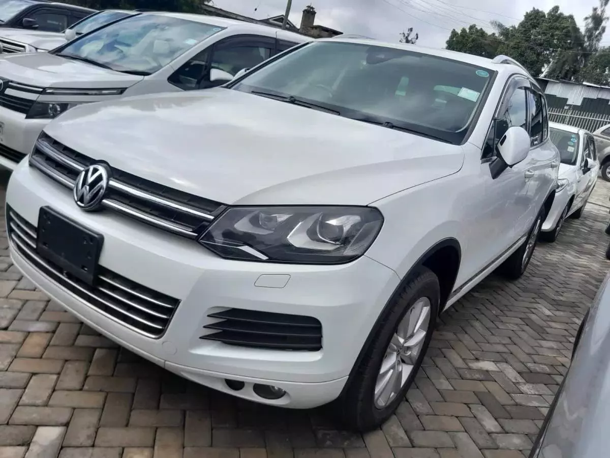 Volkswagen Touareg   - 2014