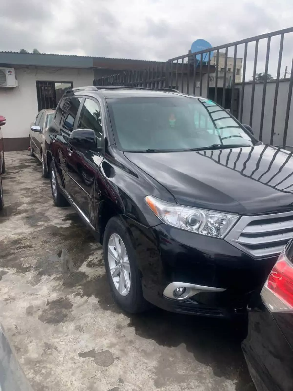 Toyota Highlander   - 2011