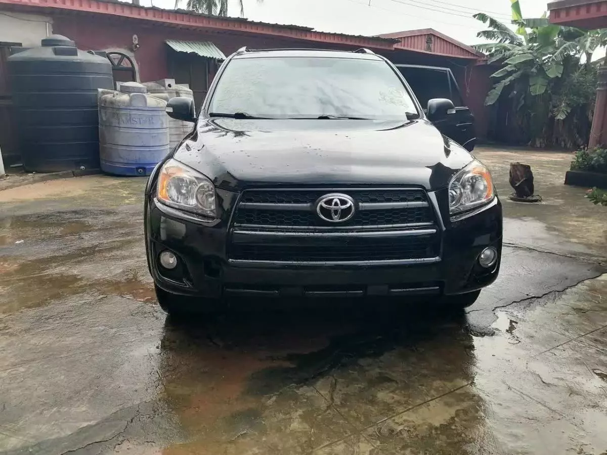 Toyota RAV 4   - 2012