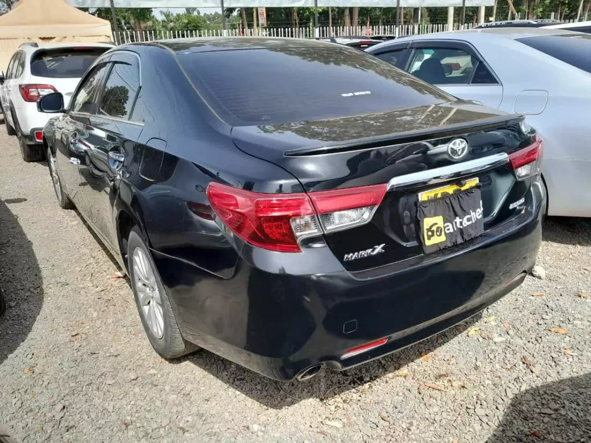 Toyota Mark X - 2013