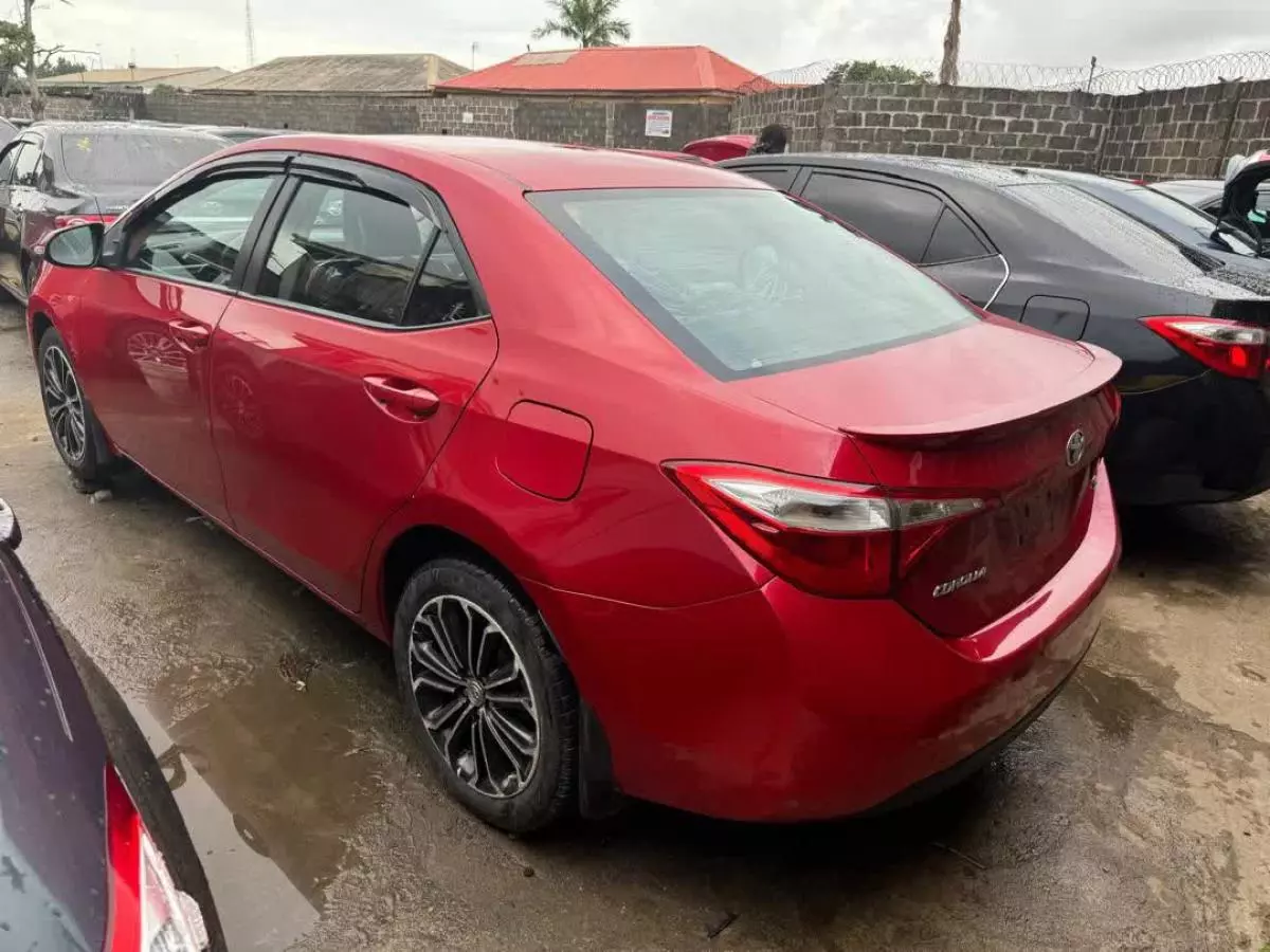 Toyota Corolla   - 2015