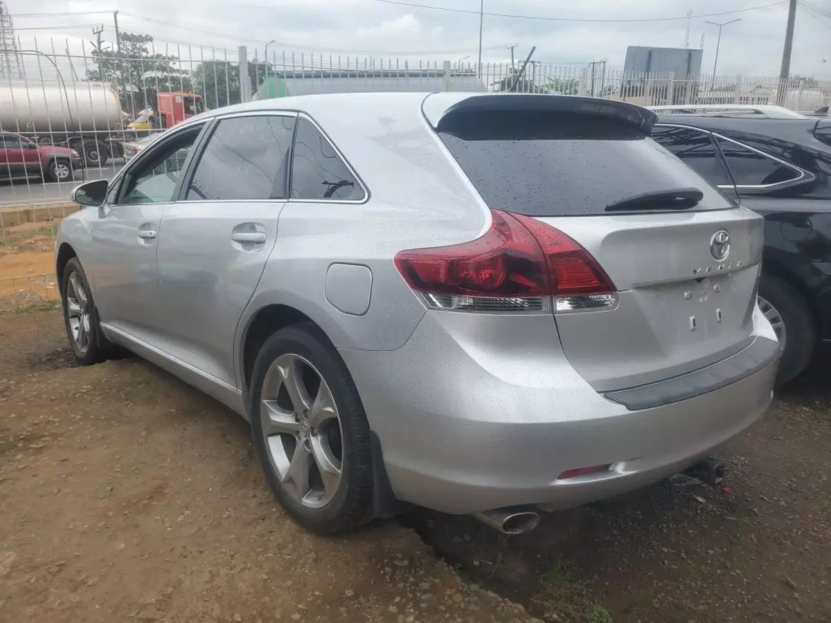 Toyota Venza   - 2013