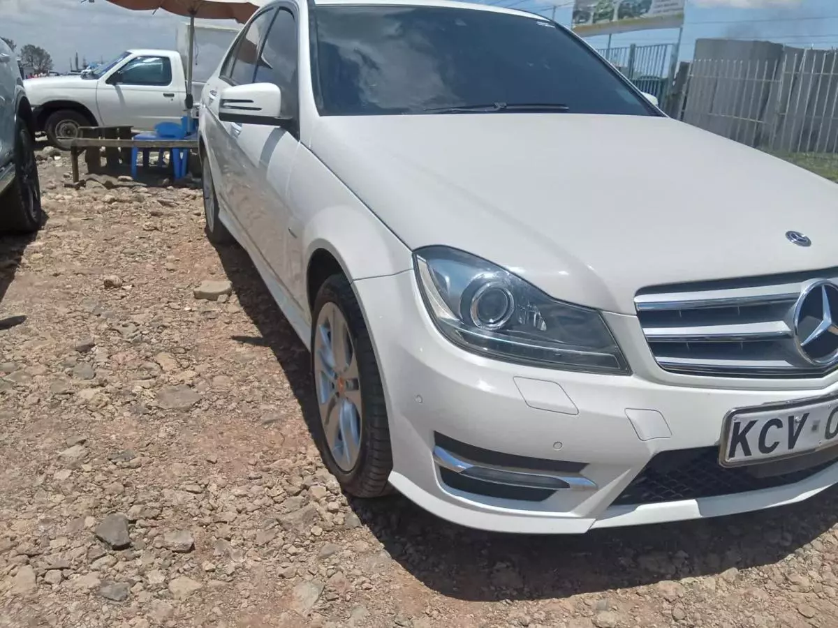 Mercedes-Benz C 200   - 2012