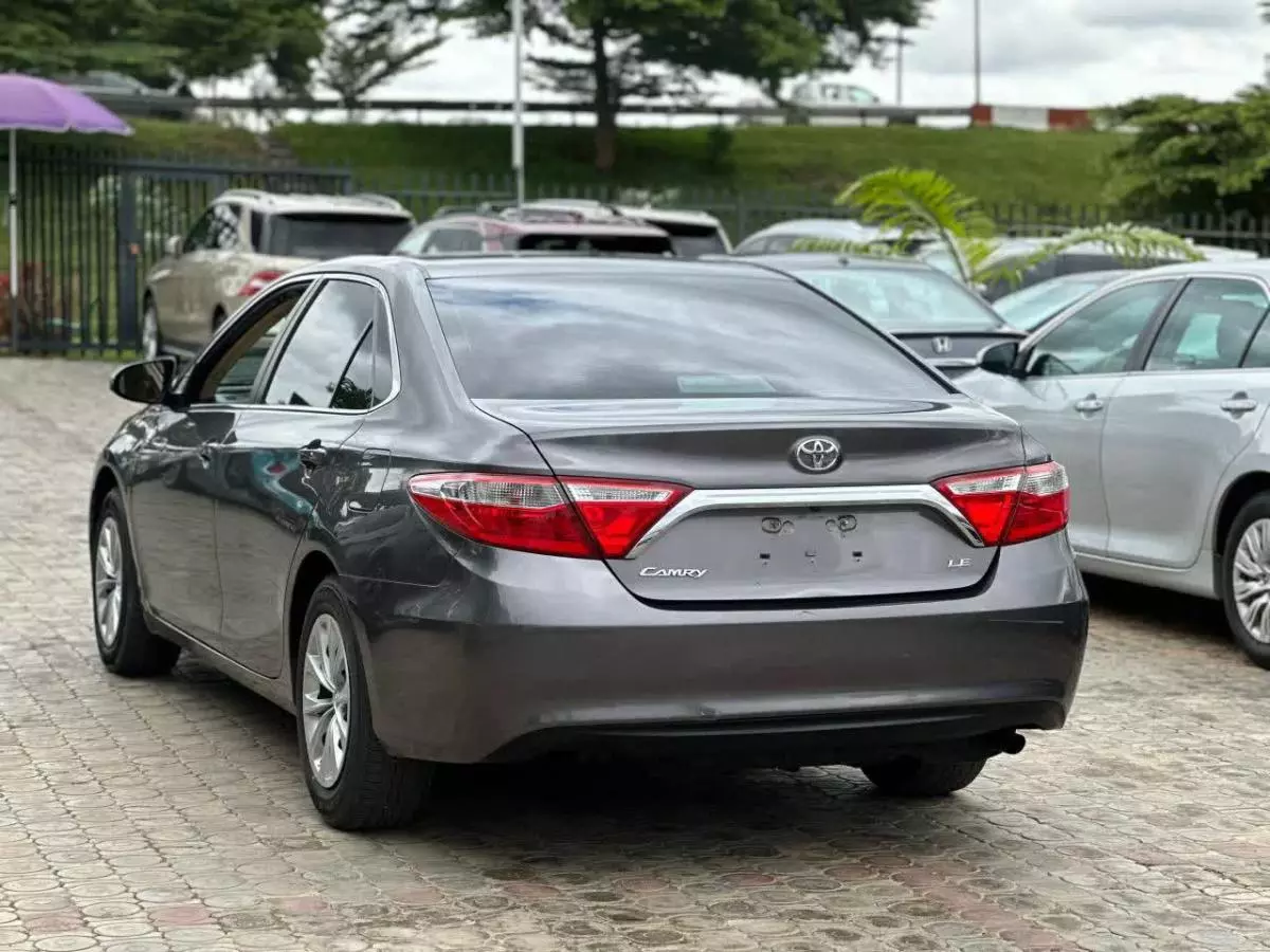 Toyota Camry   - 2016