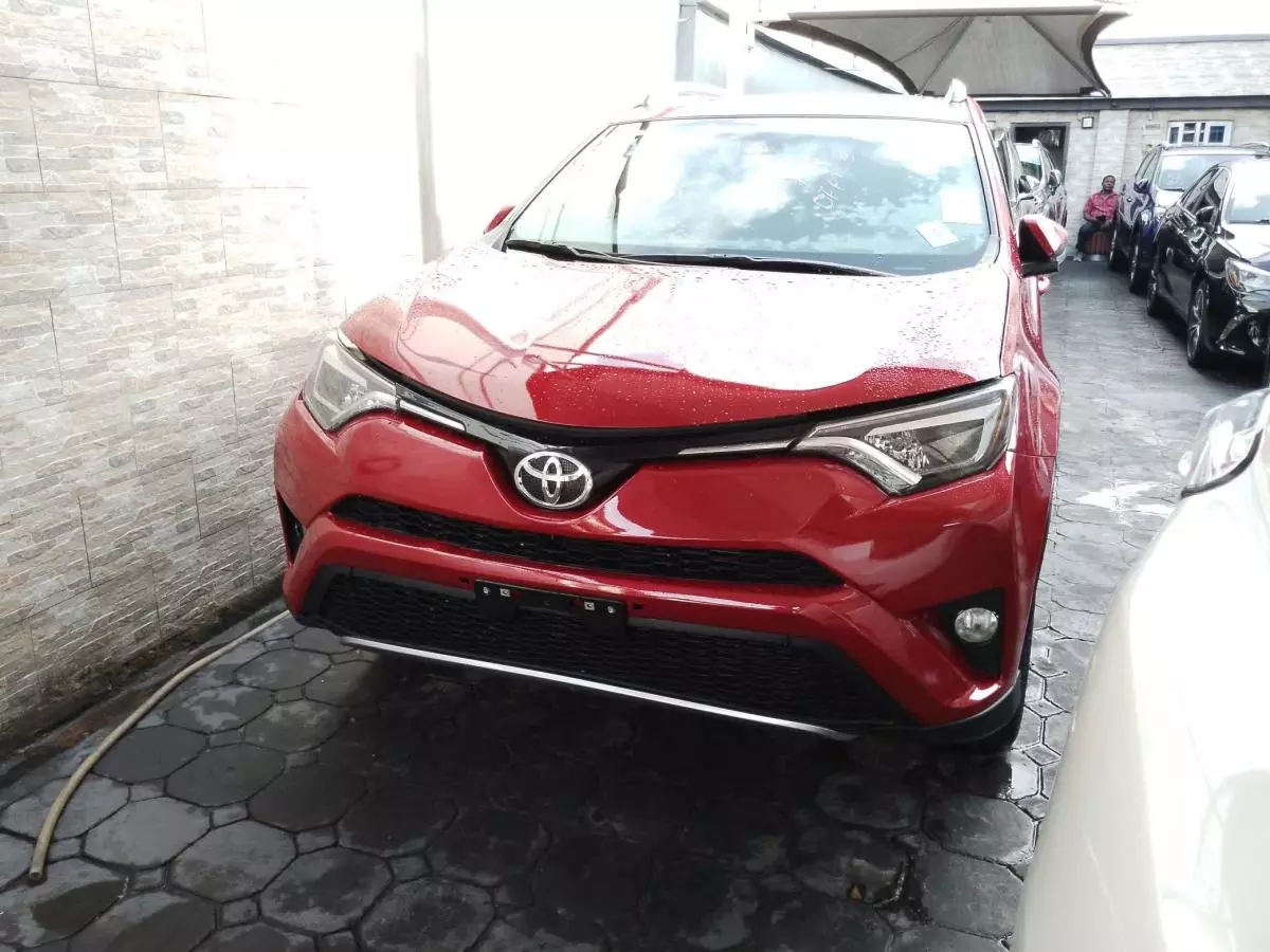 Toyota RAV 4   - 2017