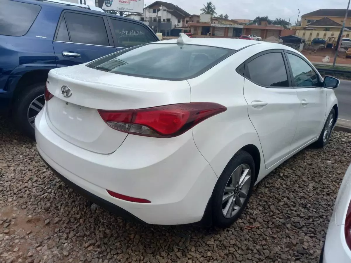 Hyundai Elantra   - 2016