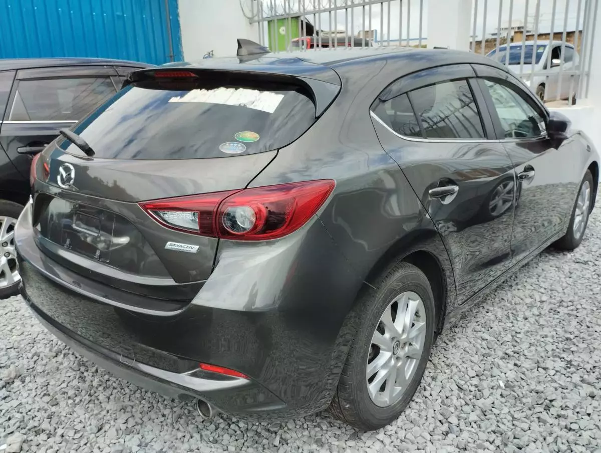 Mazda Axela  - 2016