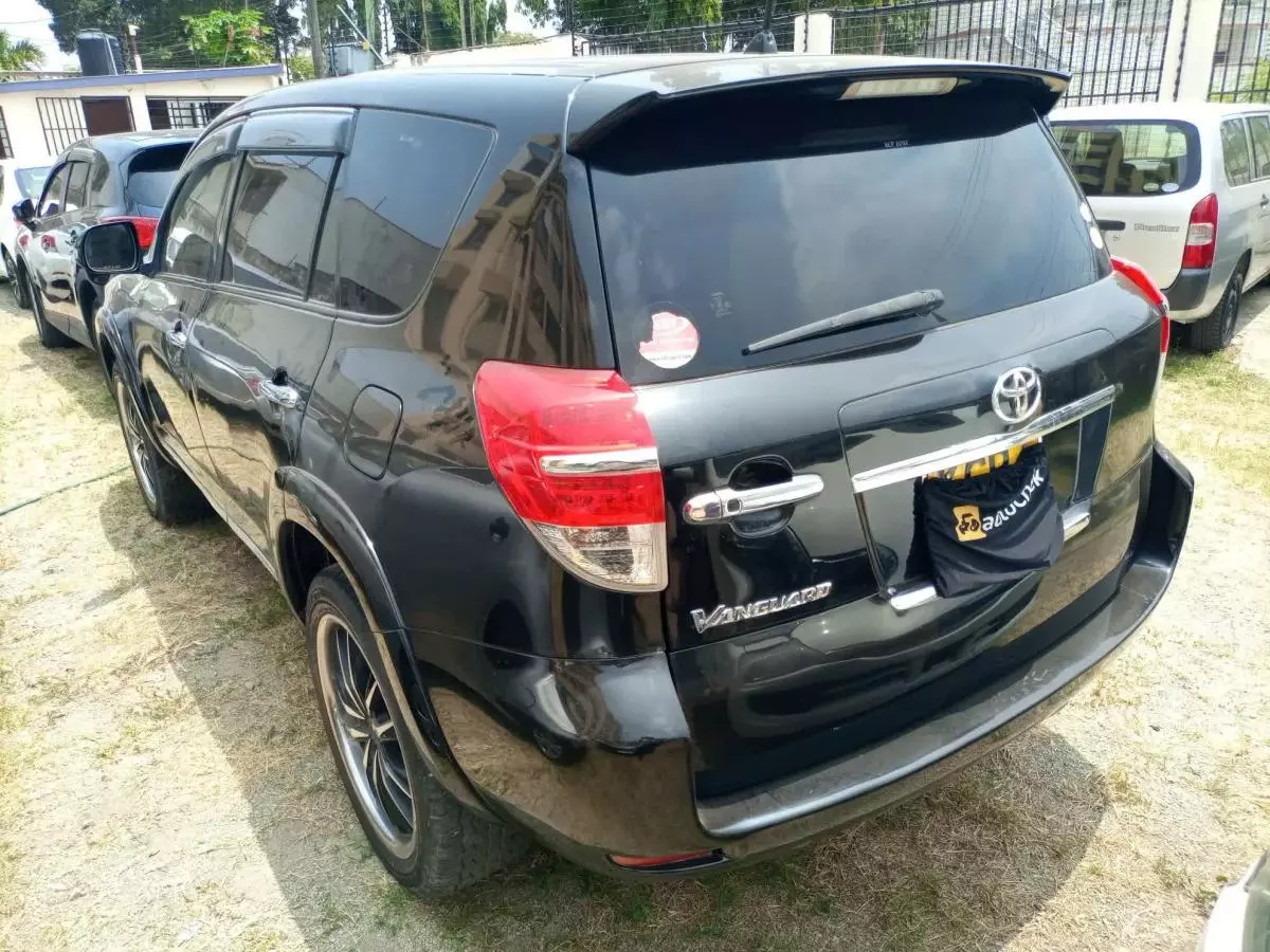 Toyota Vanguard  - 2011