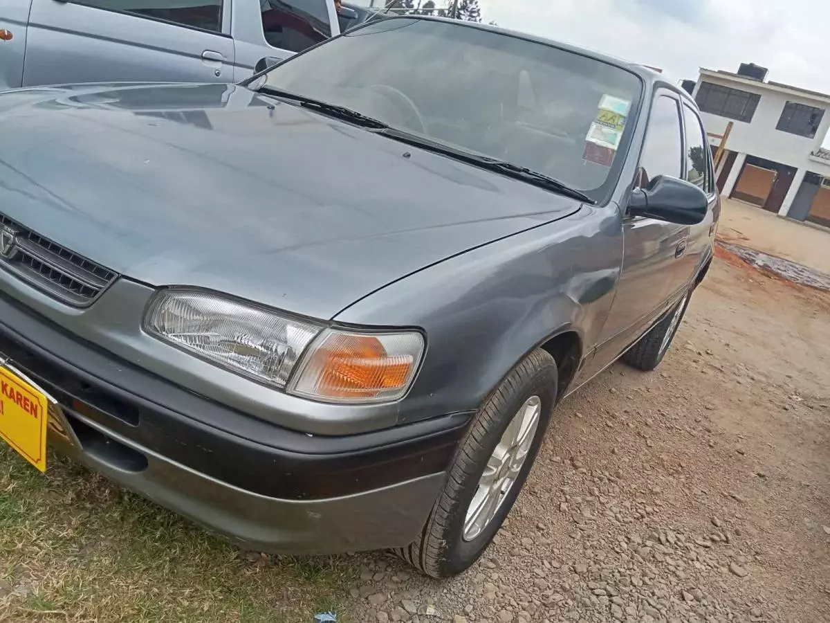 Toyota Corolla   - 2000