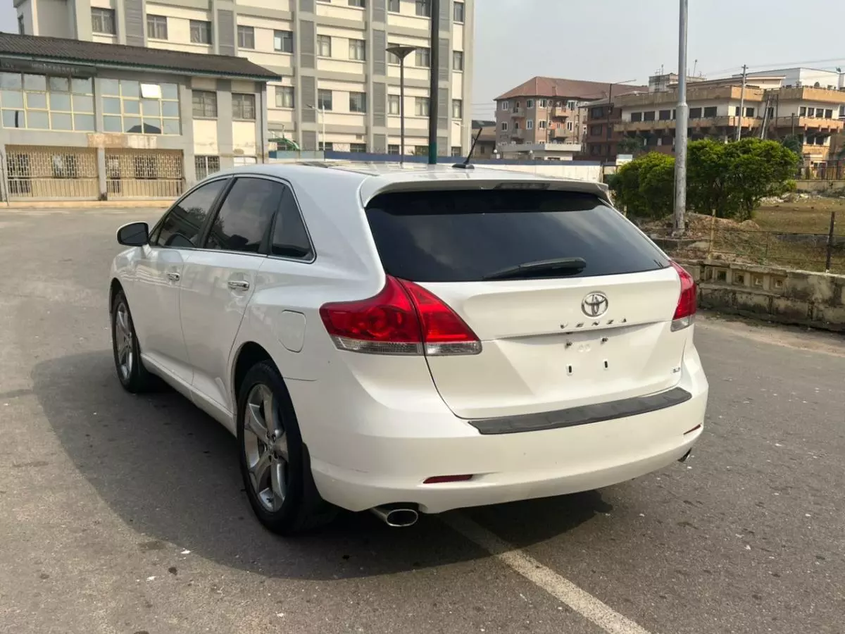 Toyota Venza   - 2011