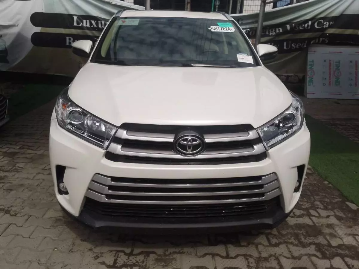 Toyota Highlander   - 2018