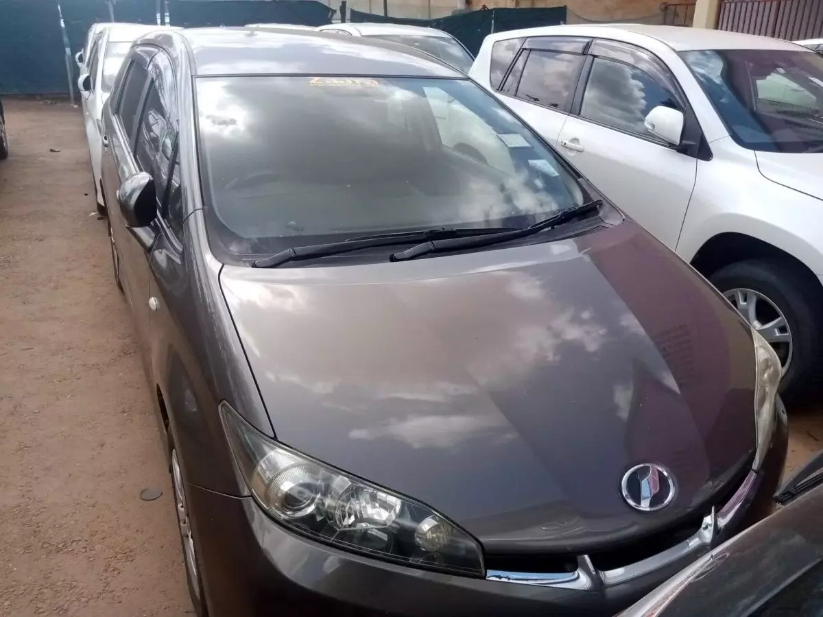 Toyota Wish   - 2010