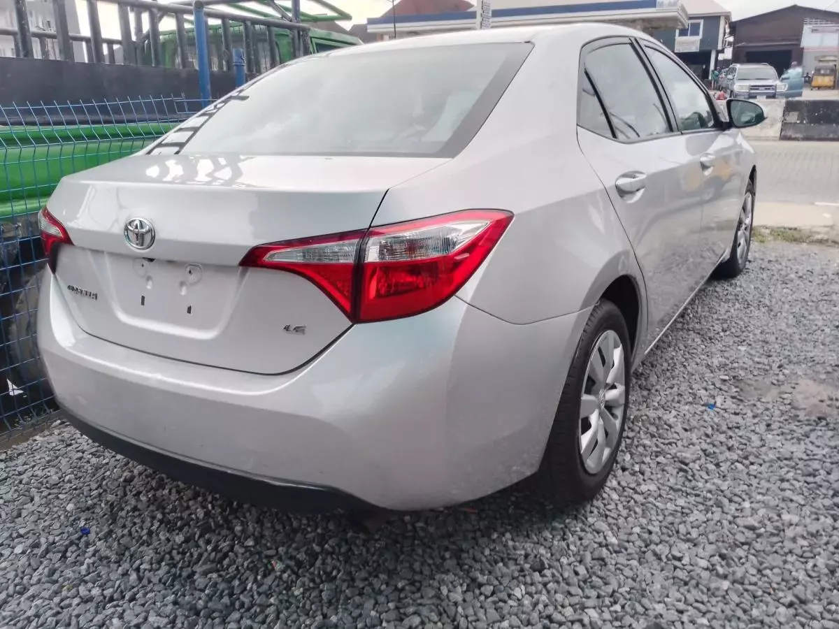 Toyota Corolla   - 2016