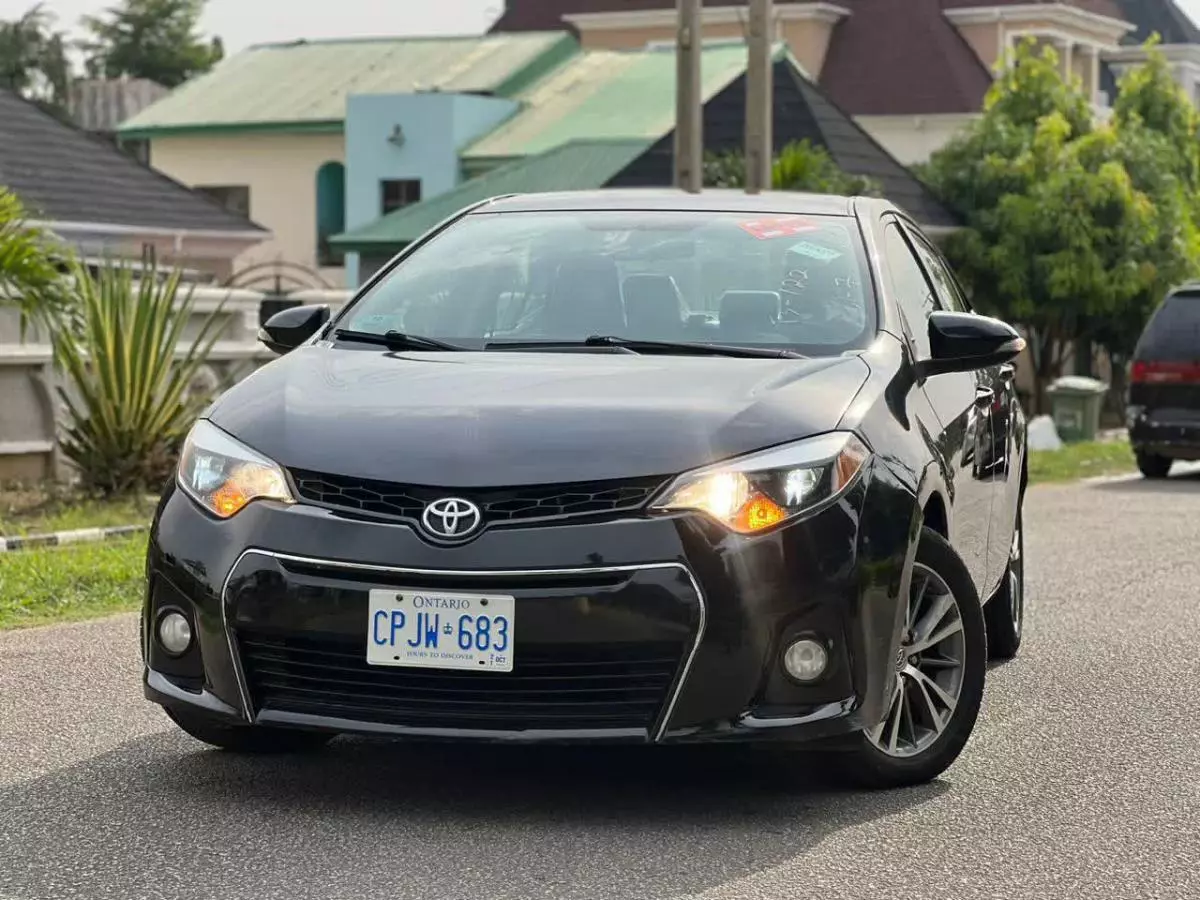 Toyota Corolla   - 2014