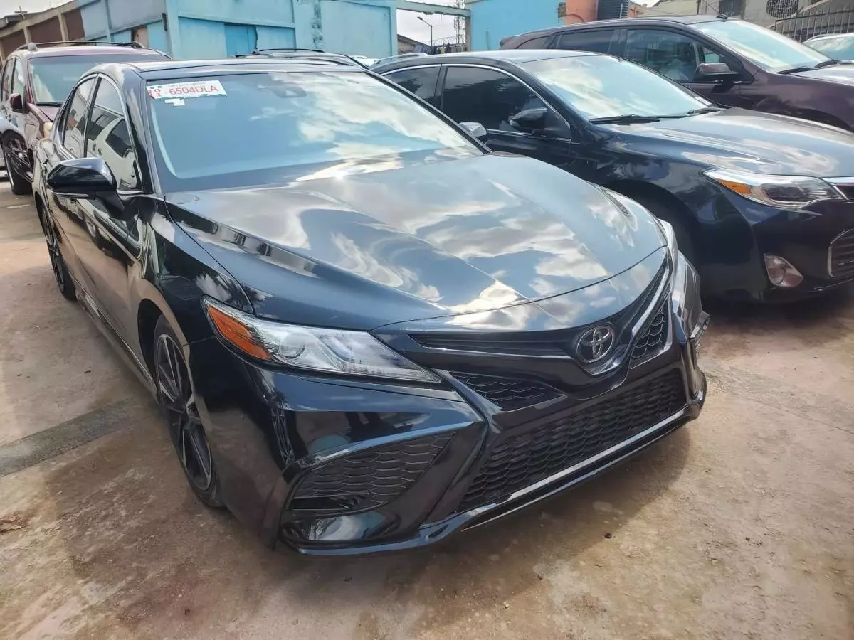 Toyota Camry   - 2018