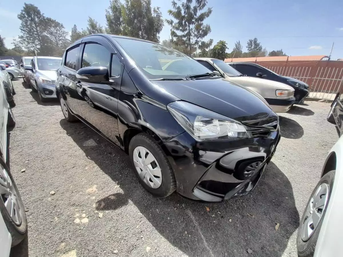 Toyota Vitz - 2015