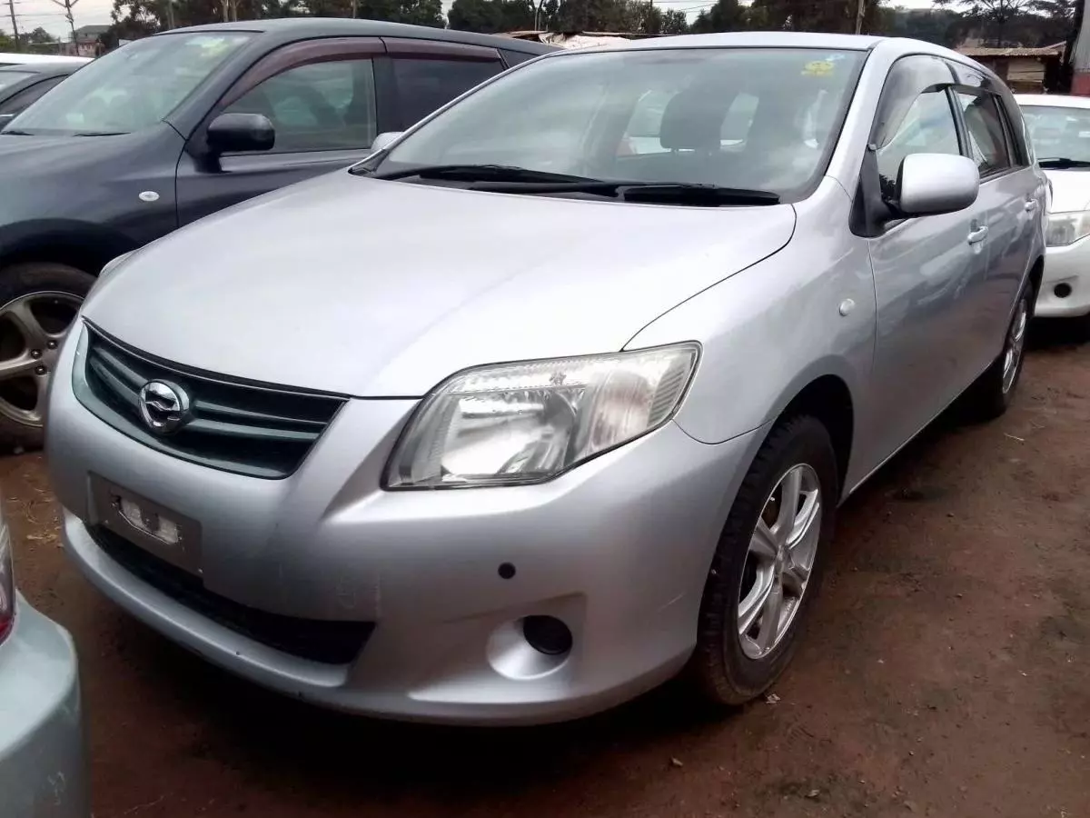 Toyota Fielder    - 2010