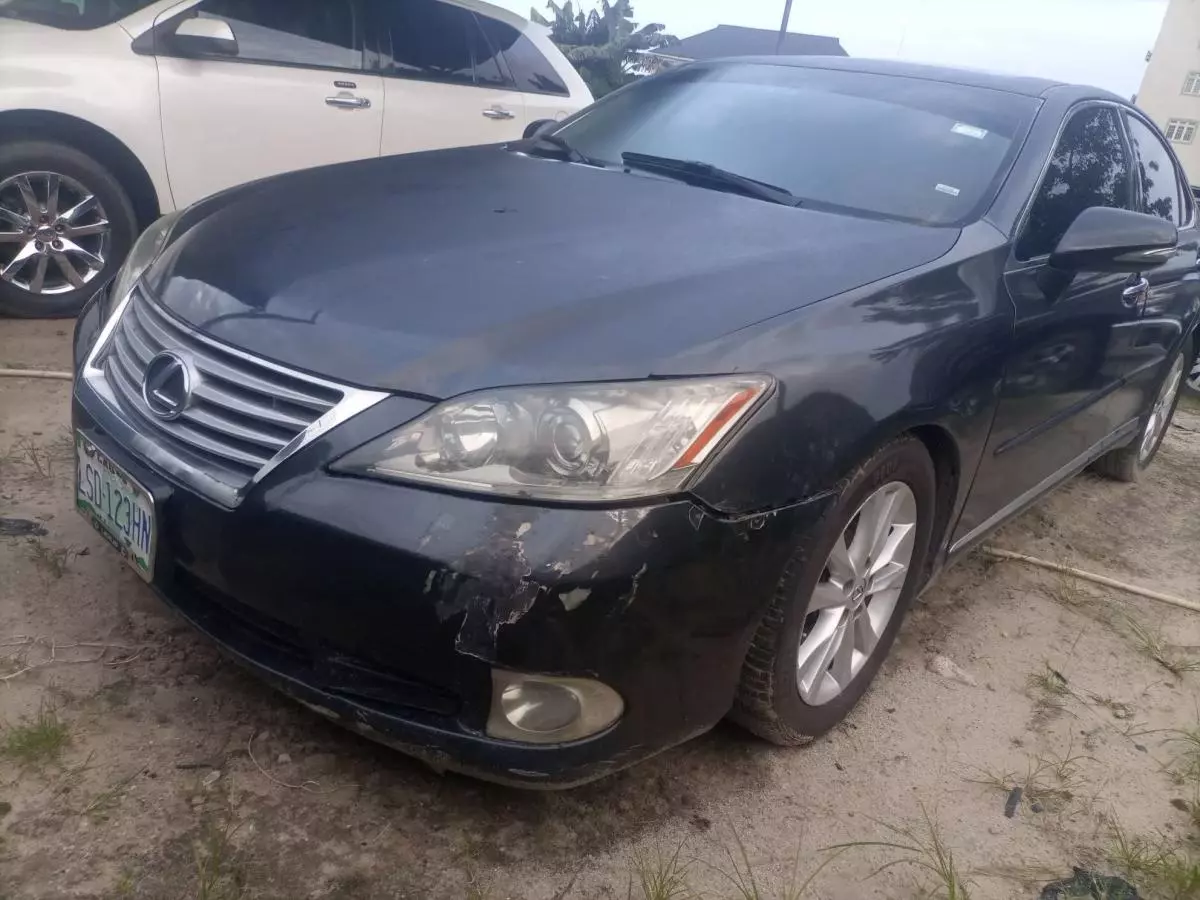 Lexus ES 350   - 2010