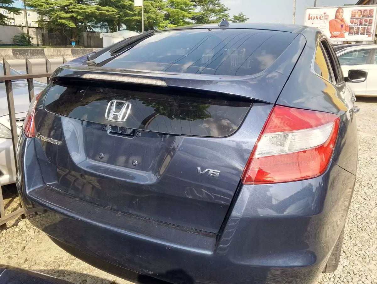 Honda Crosstour   - 2012