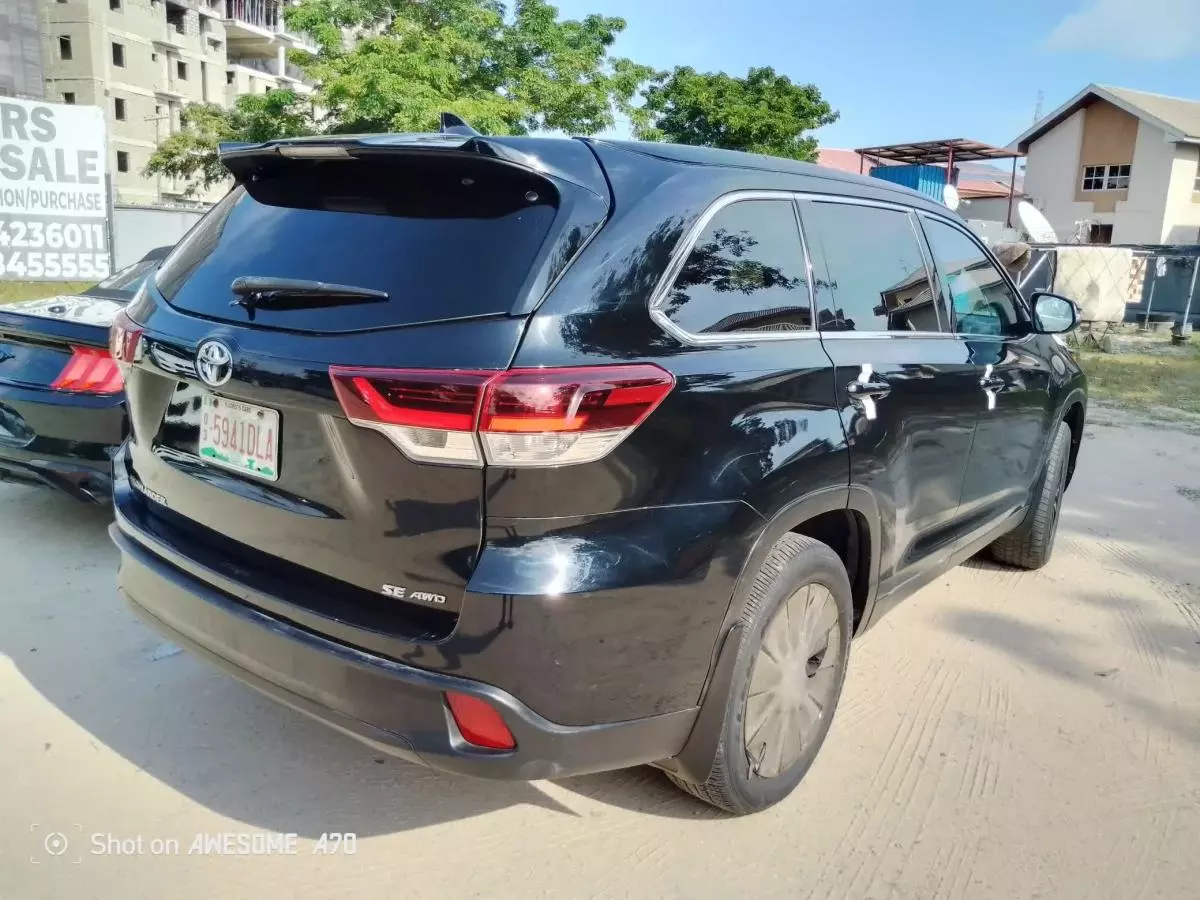 Toyota Highlander   - 2019