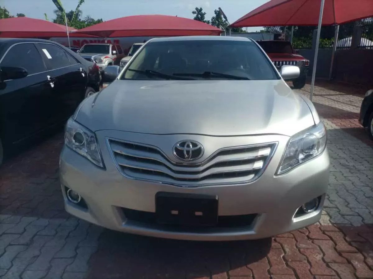 Toyota Camry - 2009