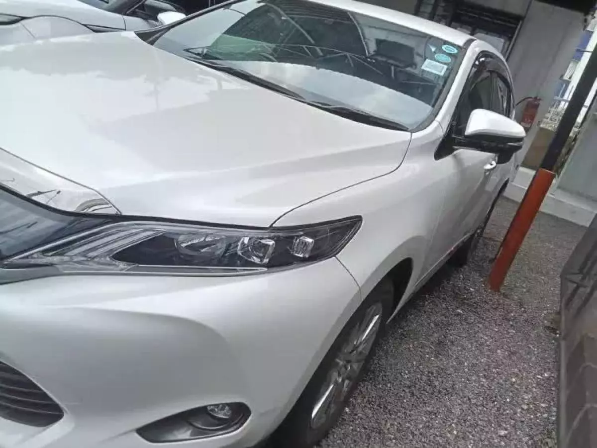 Toyota Harrier   - 2015