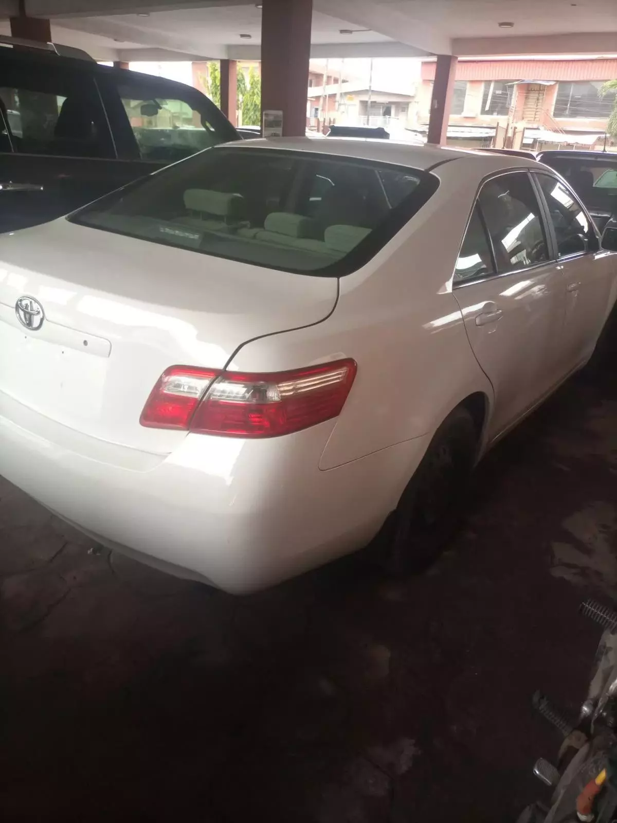 Toyota Camry   - 2009