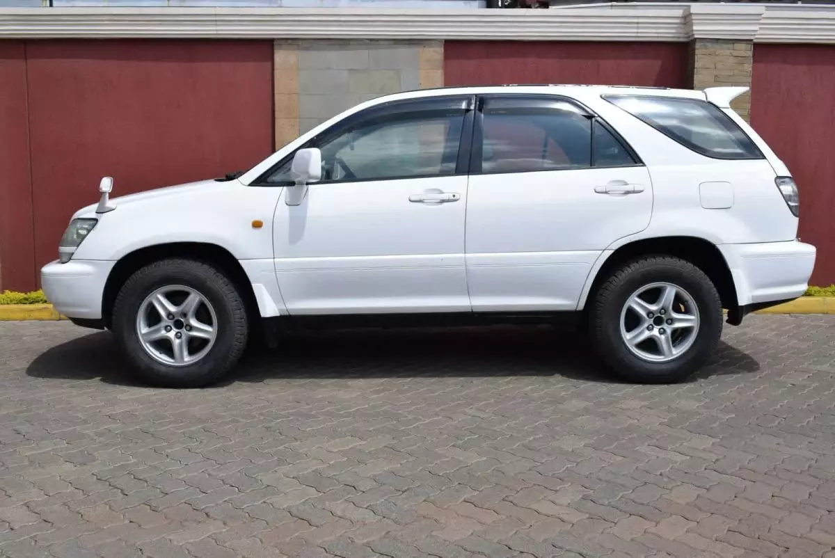 Toyota Harrier - 2001