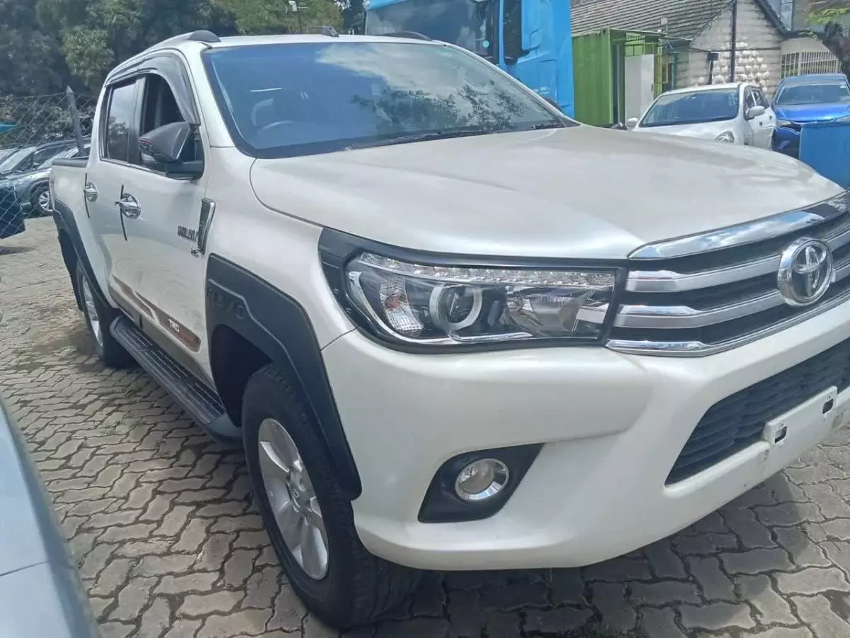 Toyota Hilux Revo    - 2016