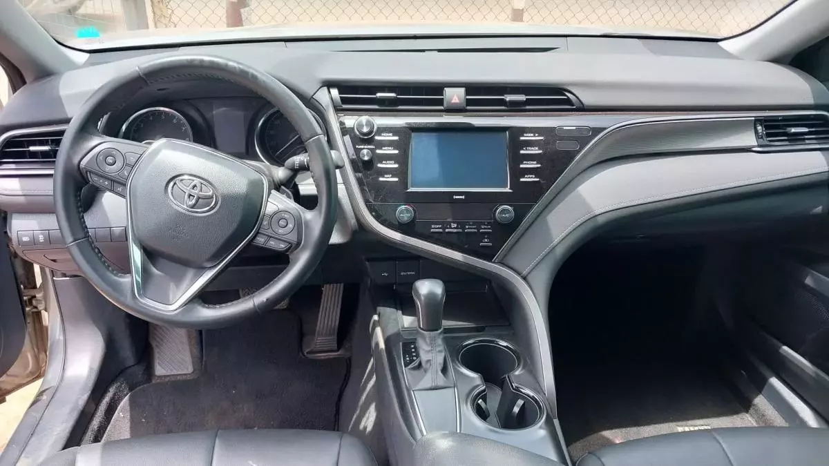 Toyota Camry - 2020