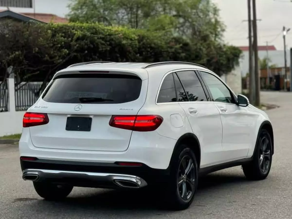 Mercedes-Benz GLC 300   - 2018