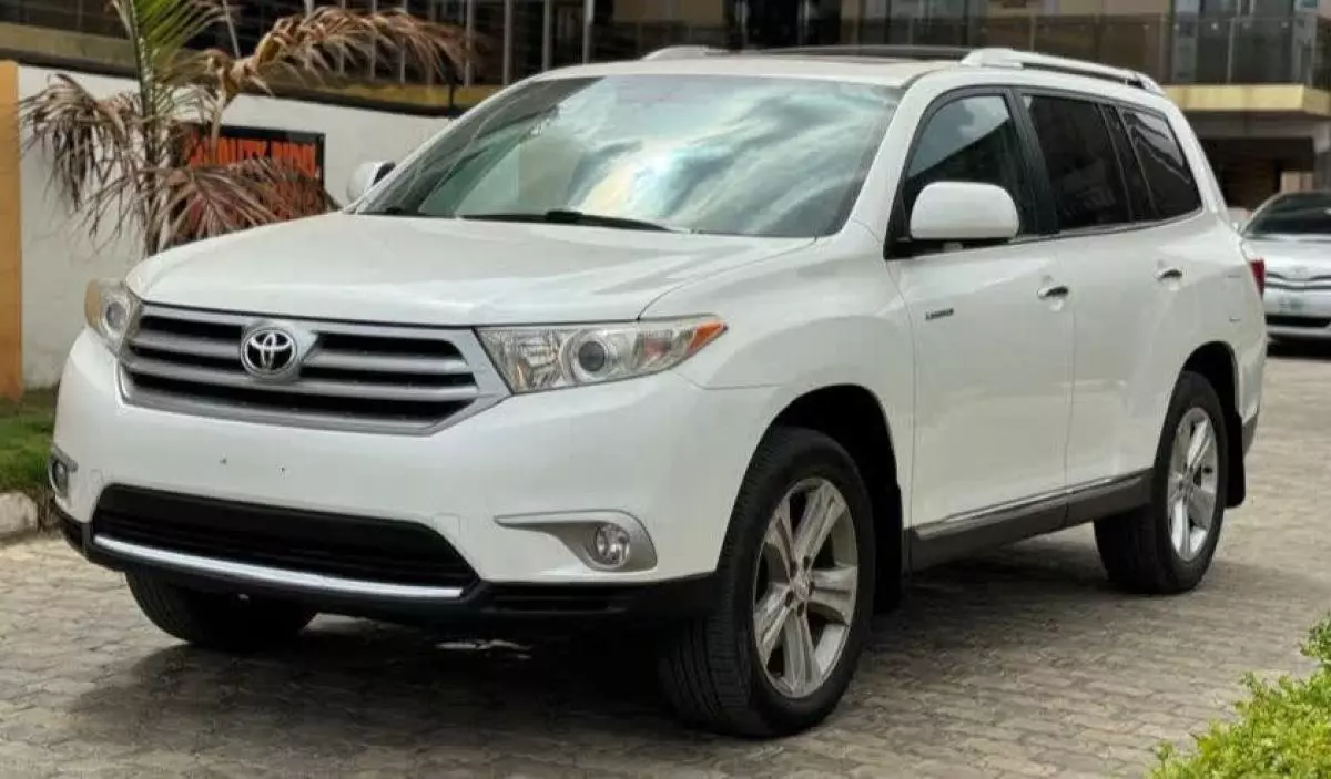 Toyota Highlander   - 2012