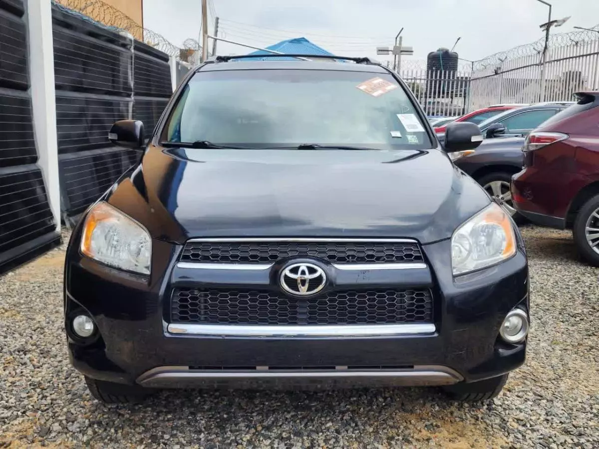 Toyota RAV 4   - 2010