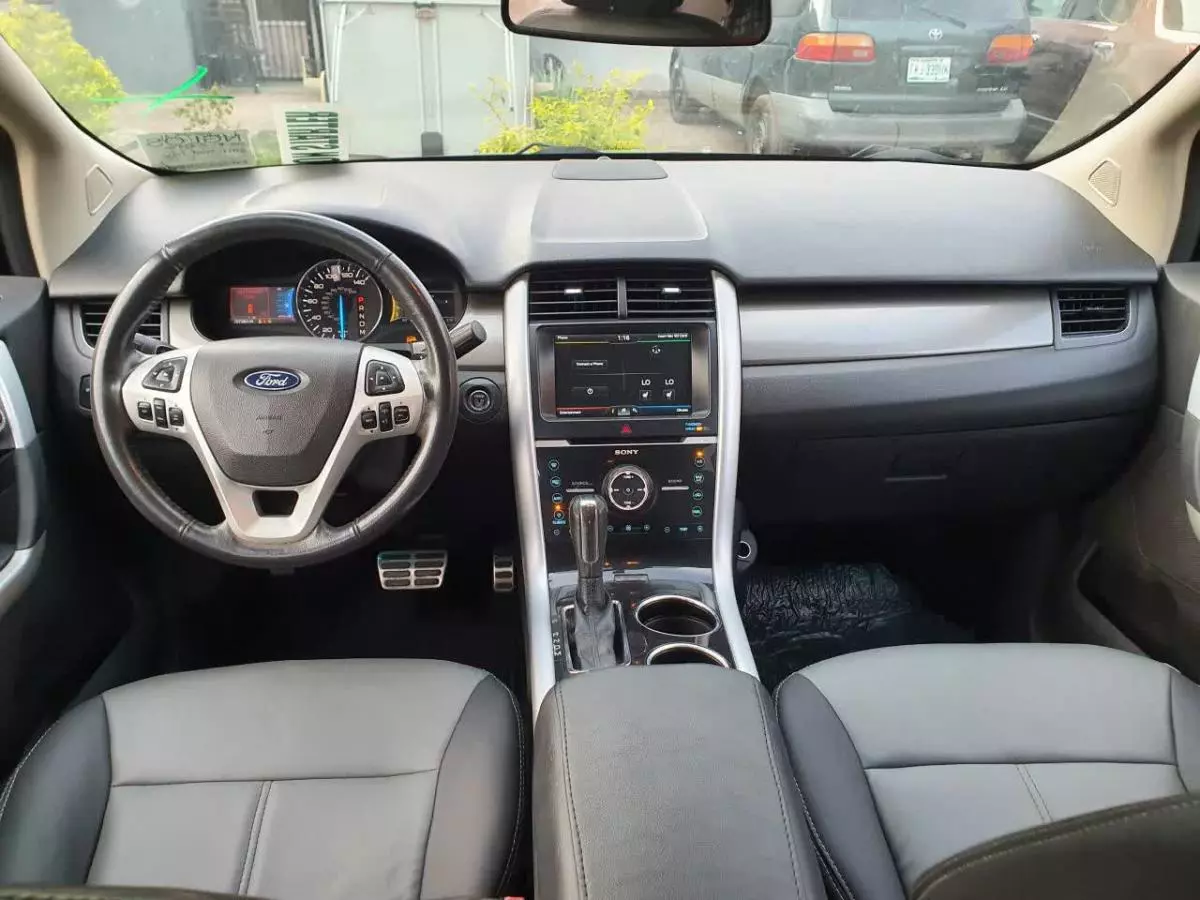 Ford Edge   - 2011