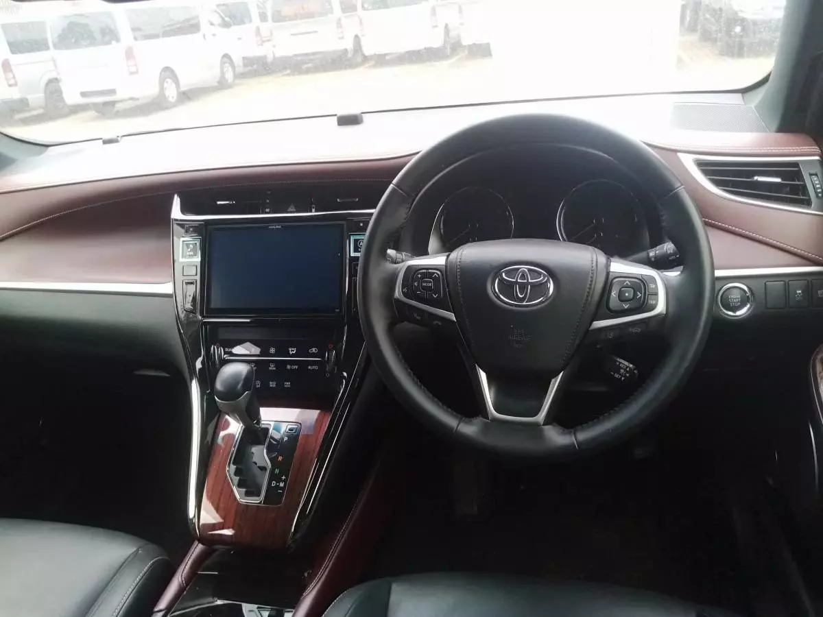 Toyota Harrier   - 2014