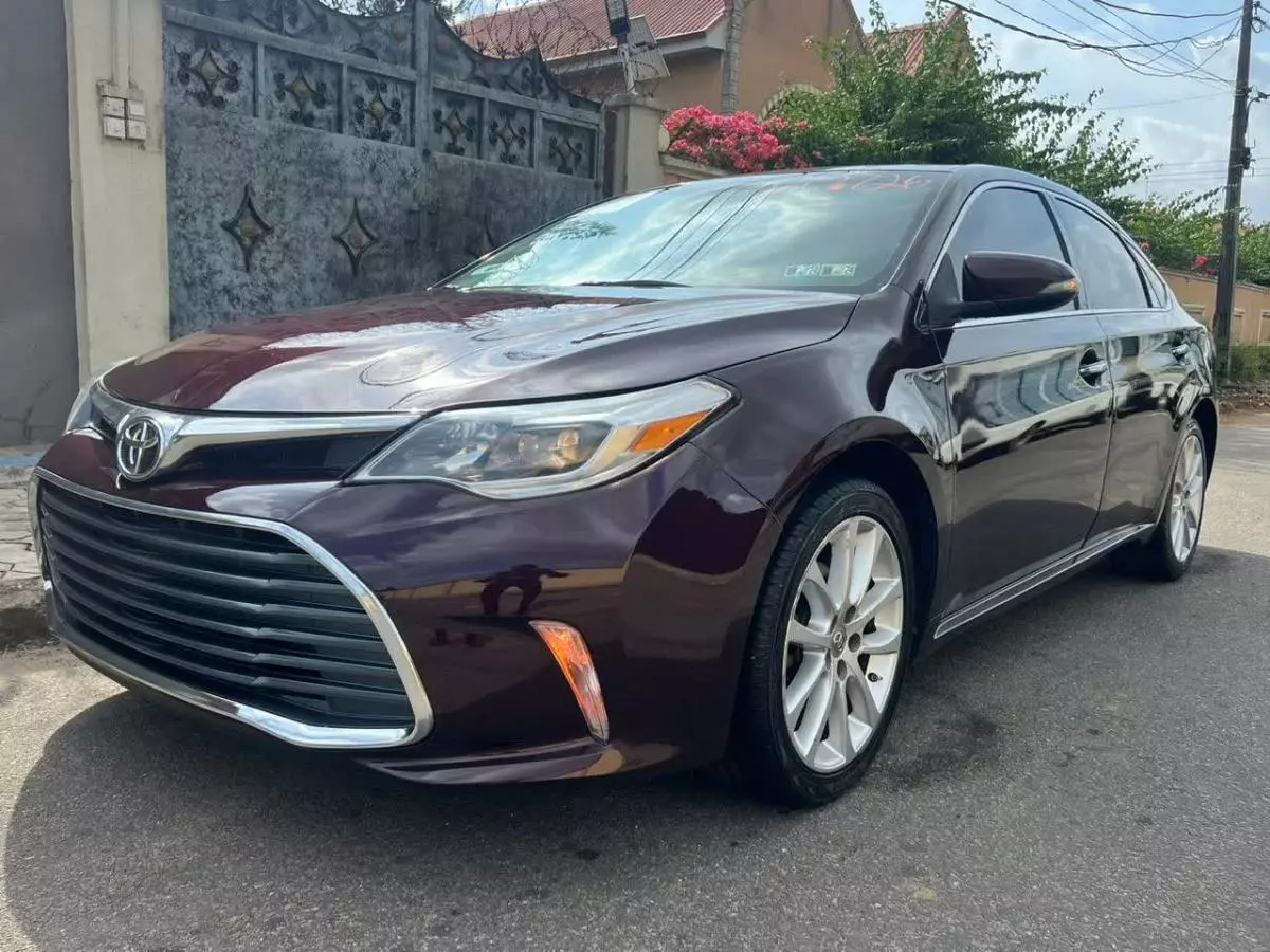 Toyota Avalon   - 2014