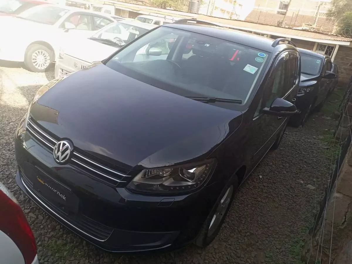 Volkswagen Touran - 2015