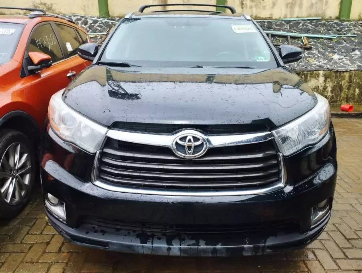 Toyota Highlander   - 2015