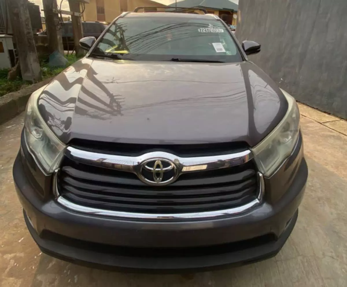 Toyota Highlander   - 2015