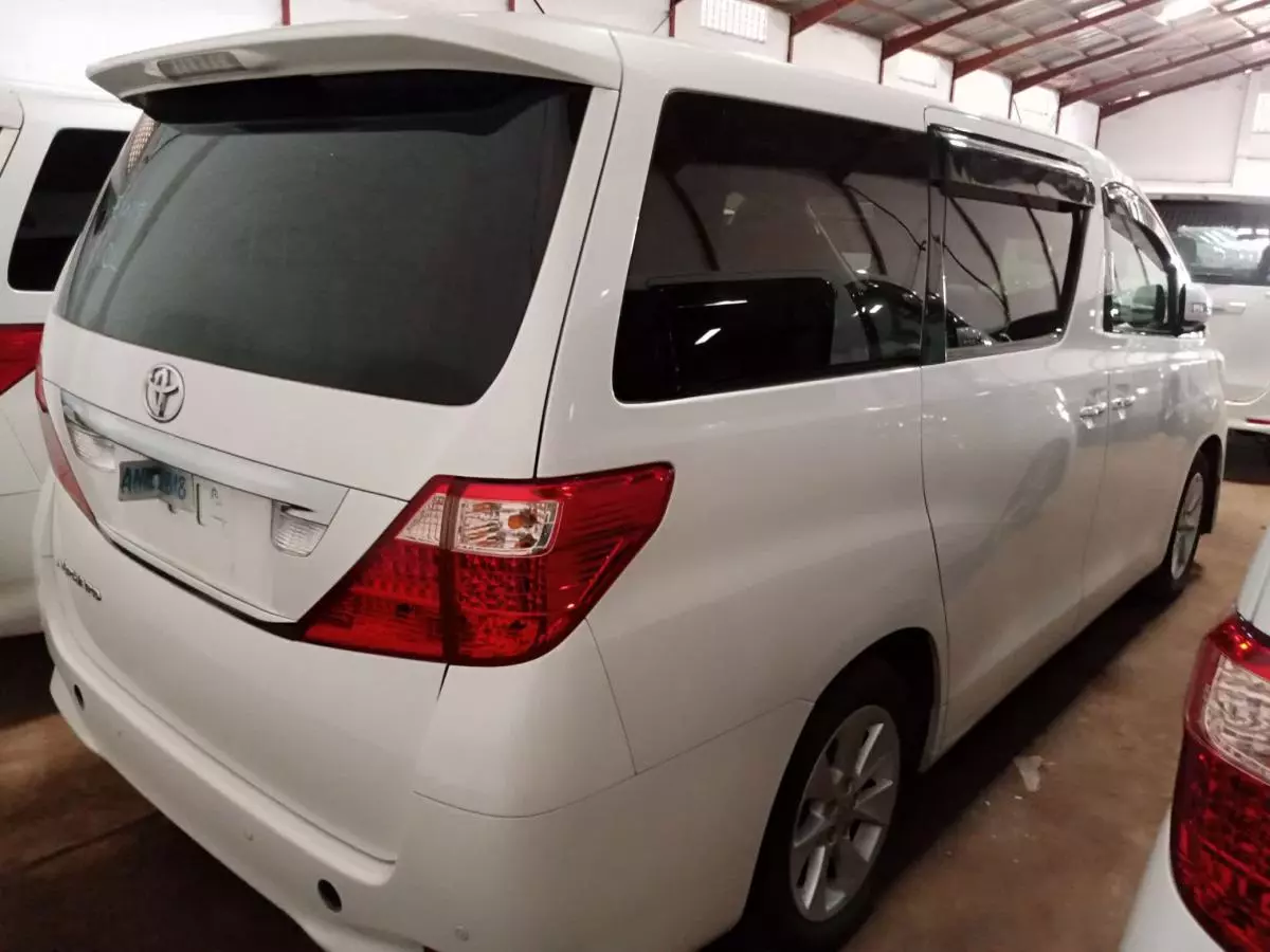 Toyota Alphard   - 2009